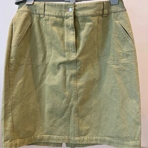 First Issue, a Liz Claiborne Co. Lt Green Pencil Skirt sz 14 Front Pockets ZipUp